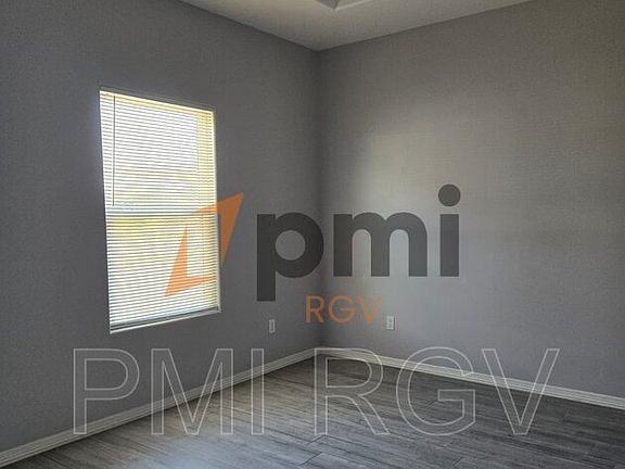4th image of 1805 Canyon Dr APT 2