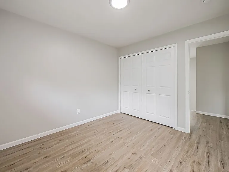 132 Huronview Ct — Photo 16