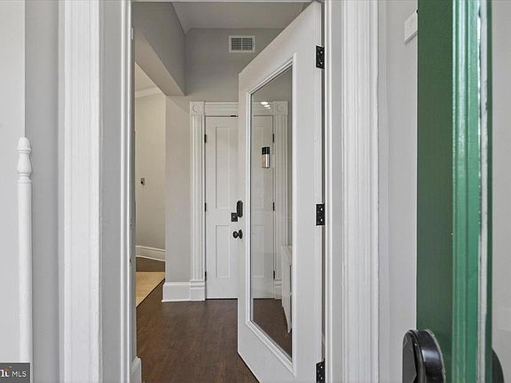 5th image of 212 5th St NE