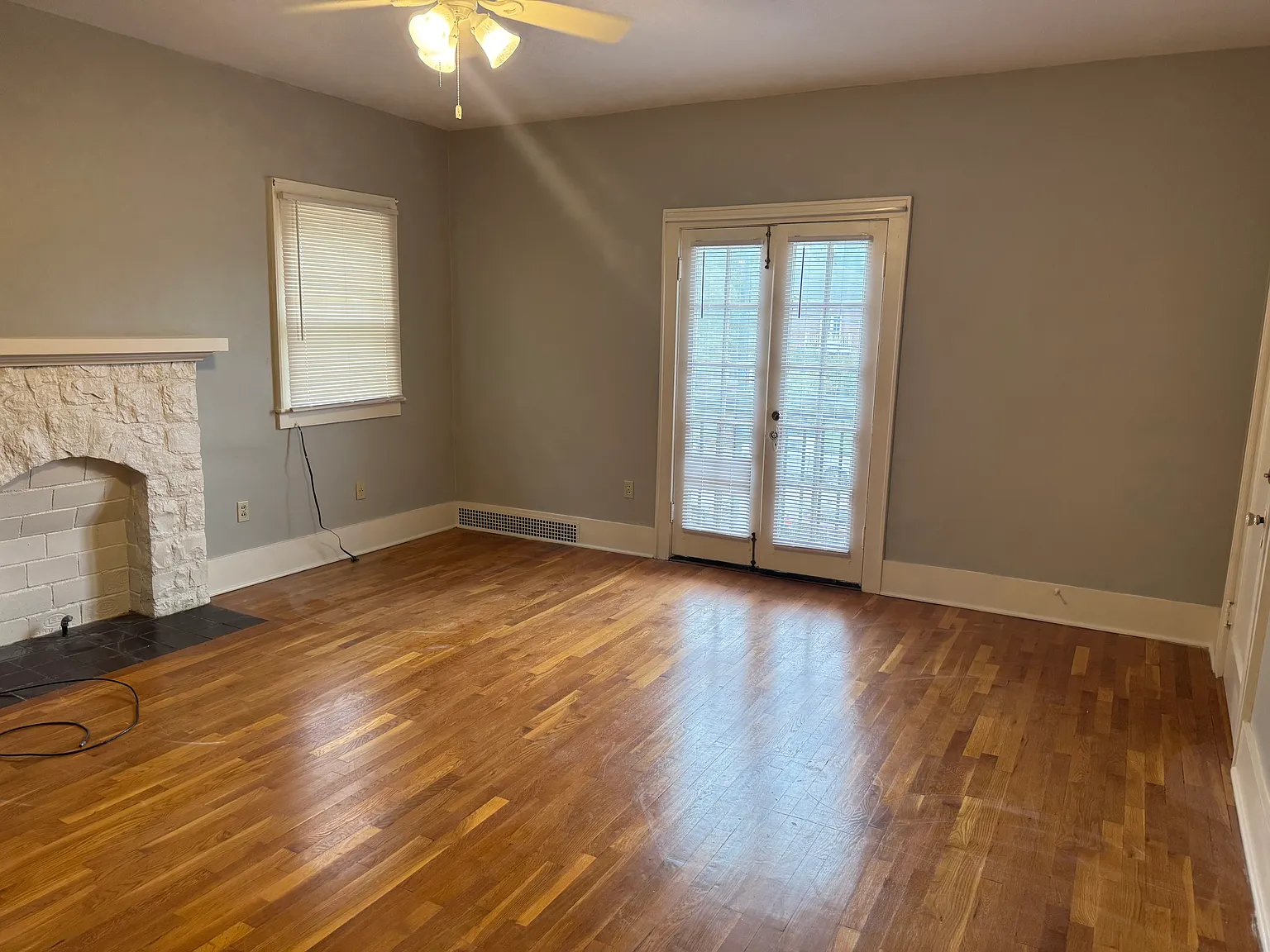 1 bed, 1000 sqft, $1,000 — Photo 2