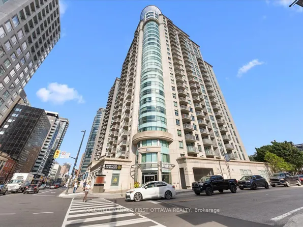 200 Rideau St #711, Ottawa, ON K1N 5Y1