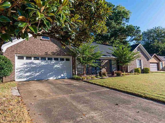 3rd image of 5290 Canewood Ave