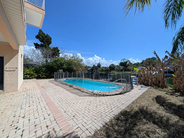 7436 Islander Ln — Photo 26