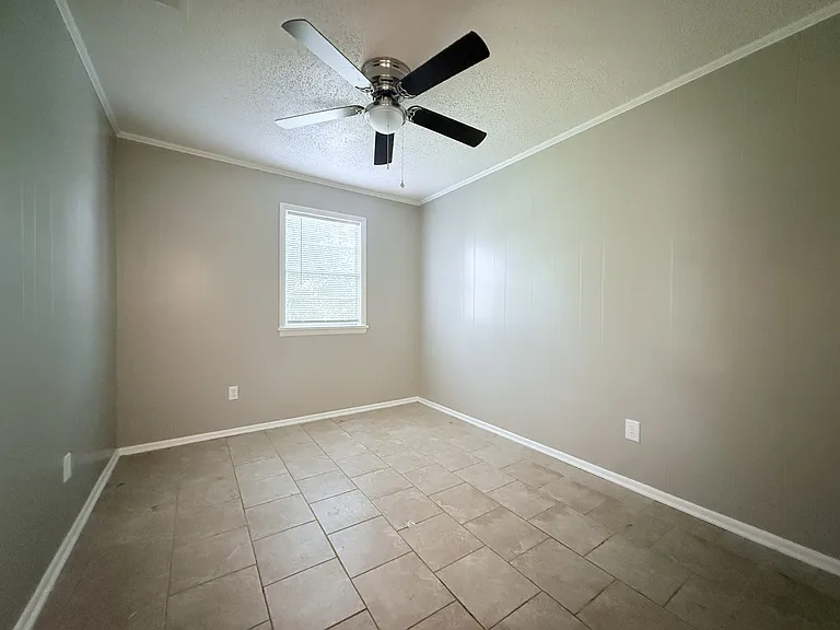 1015 W Ashley St — Photo 9