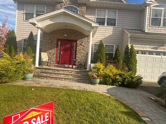 2nd image of 21 Colonial Rd