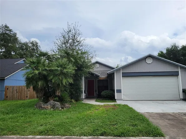 8405 Barrett Pl, Tampa, FL 33617