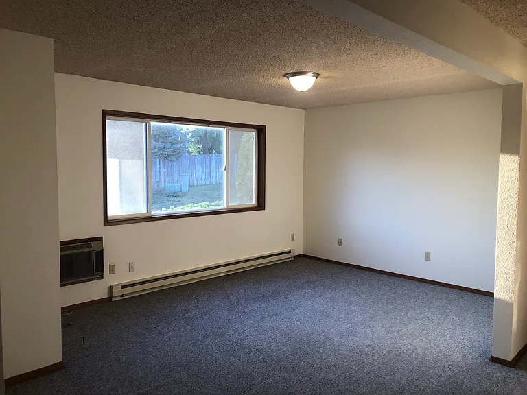 885 SE Klemgard St #4 — Photo 8