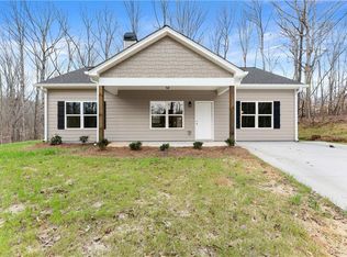 96 Hawks Ridge Ct, Cleveland, GA 30528