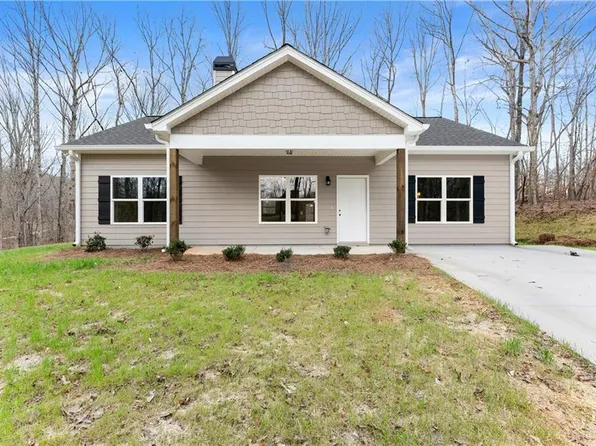 96 Hawks Ridge Ct, Cleveland, GA 30528