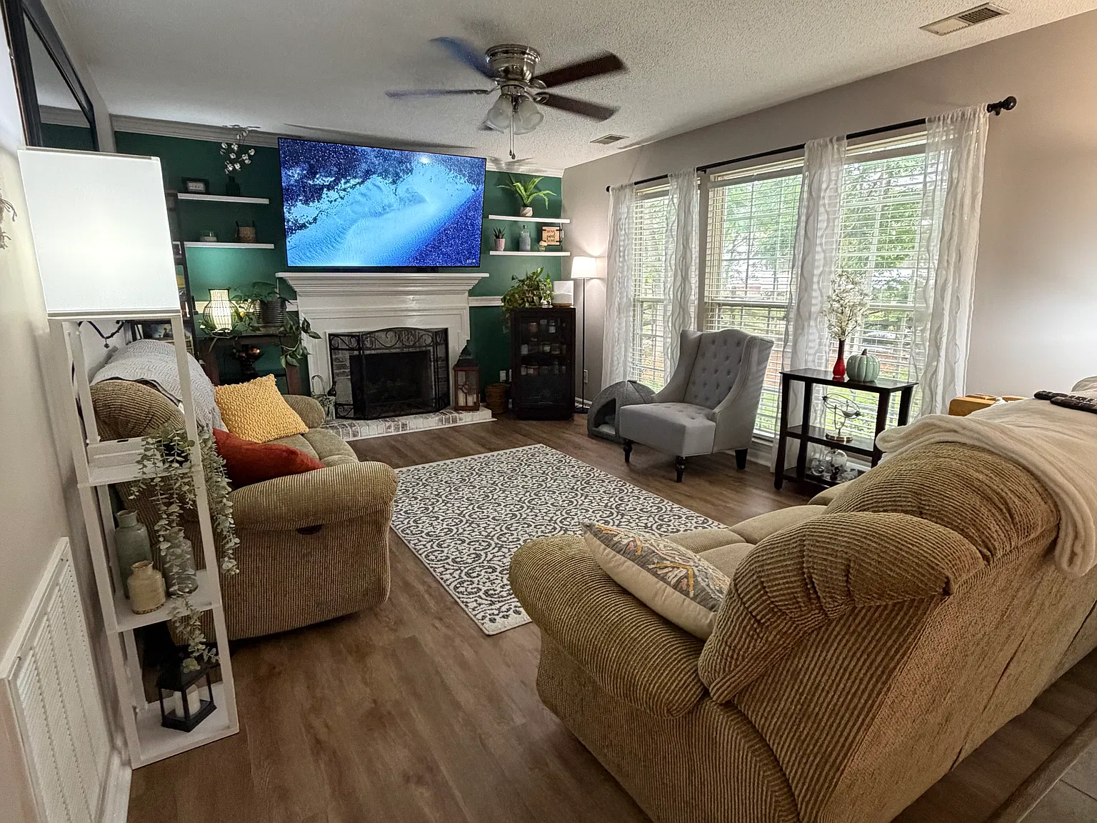 3 bed, 2.5 bath, 1700 sqft, $875 — Photo 2