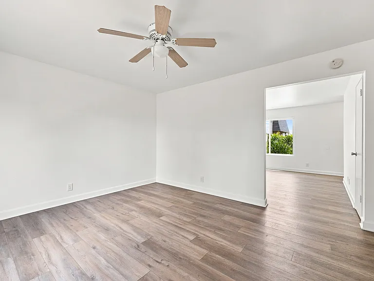 6329 Hummingbird St — Photo 16