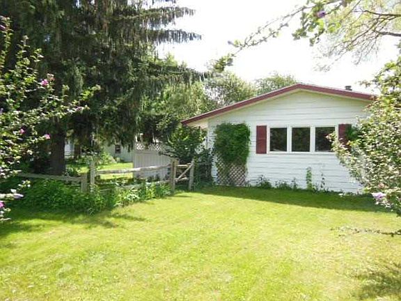 2nd image of 295 Margaret Pl
