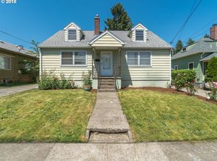 807 E Sherman St, Newberg, OR 97132