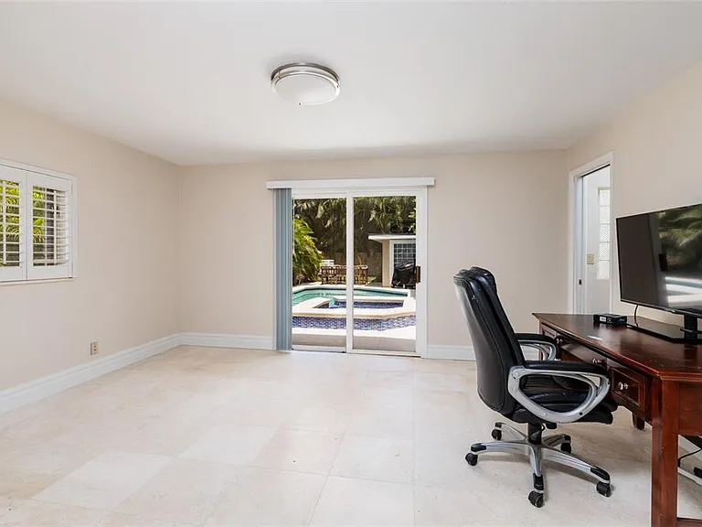 300 Brightwaters Blvd NE — Photo 29
