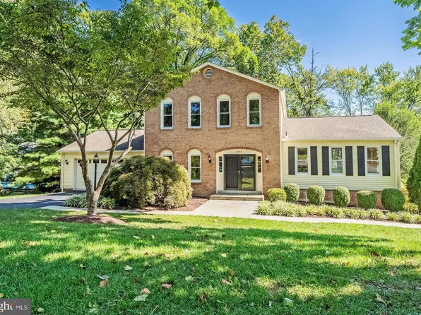 1835 Horseback Trl, Vienna, VA 22182