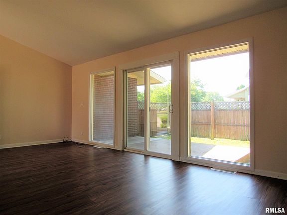 3rd image of 5513 N University St #5515
