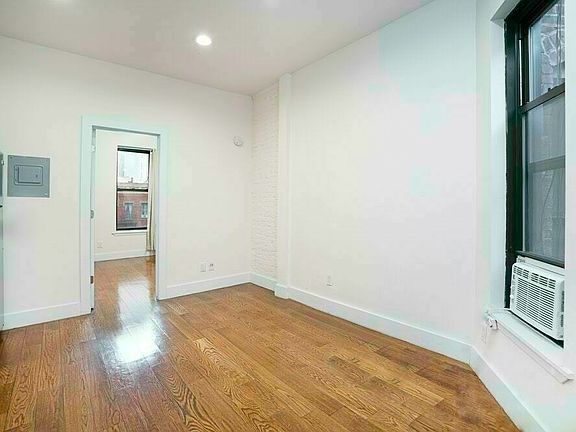 3rd image of 943 Columbus Ave APT 5D