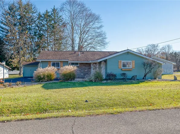 111 Queenswood Dr, Cranberry Township, PA 16066