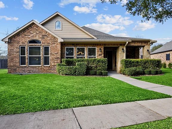 2nd image of 4731 Lake Village Dr