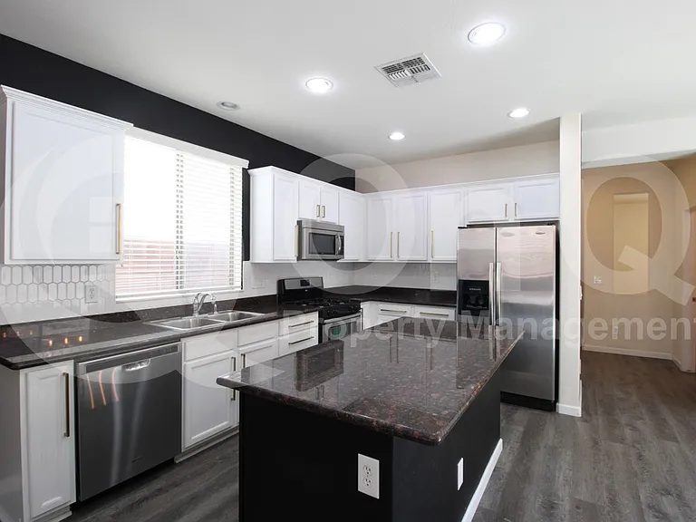 3450 E Tulsa St — Photo 8