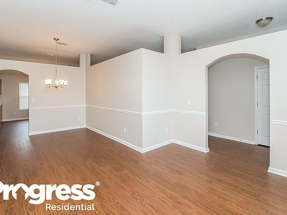 4th image of 3410 Westfield Dr