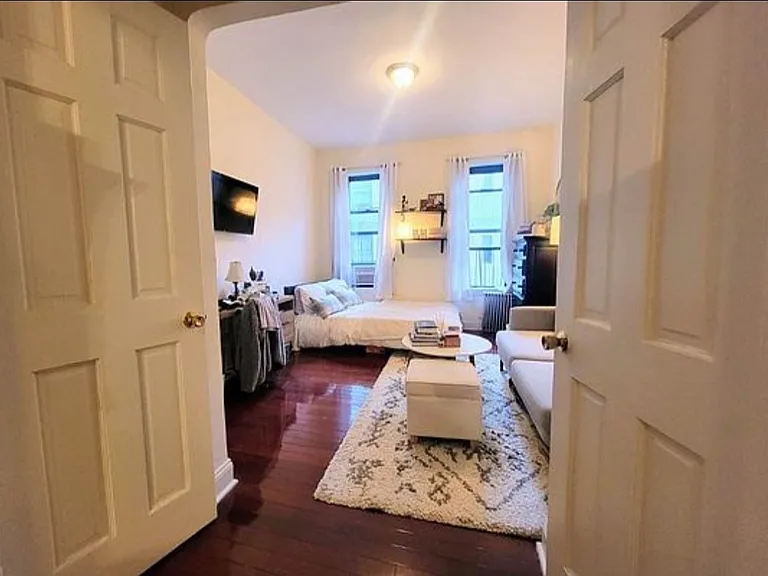 488 E 74th St #5M — Photo 2