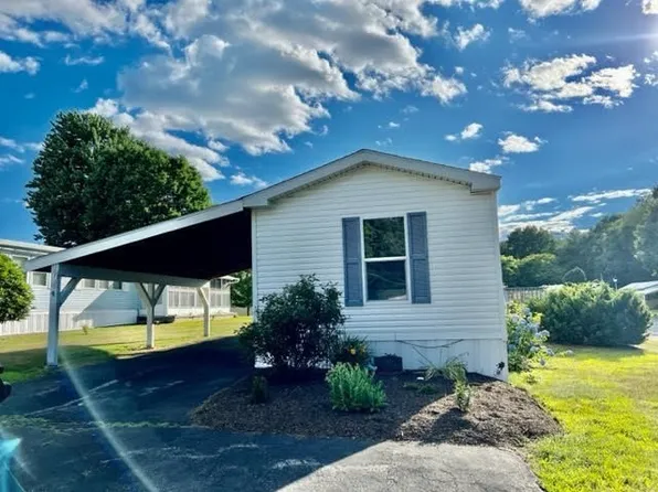 4 Matthew Dr, Hudson, MA 01749