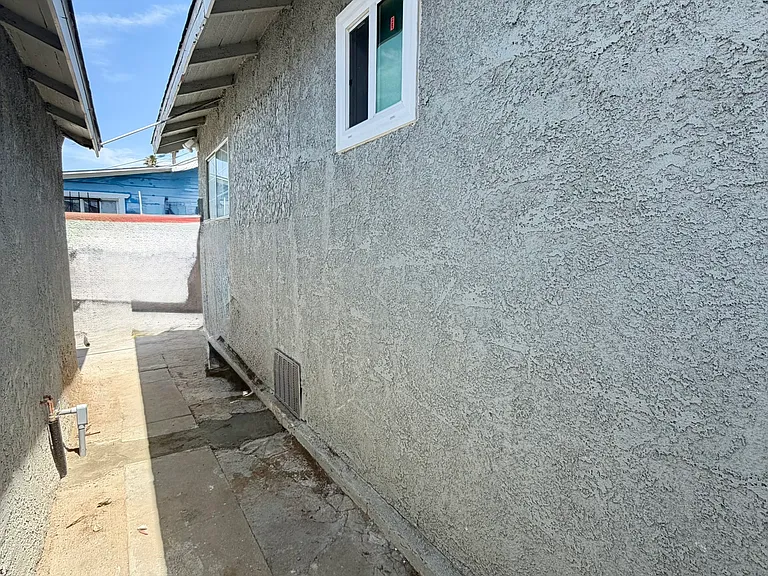 605 Lagoon Ave — Photo 30