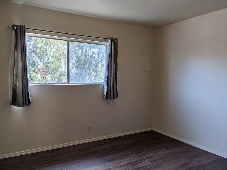 821 Olive Ave #5 — Photo 9