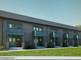 Luxury One Bedroom Townhome Available Now! - In The Heart Of Fayetteville