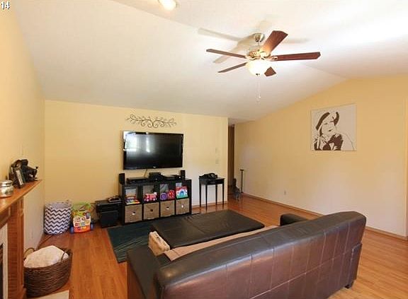 4th image of 13016 NE 44th St