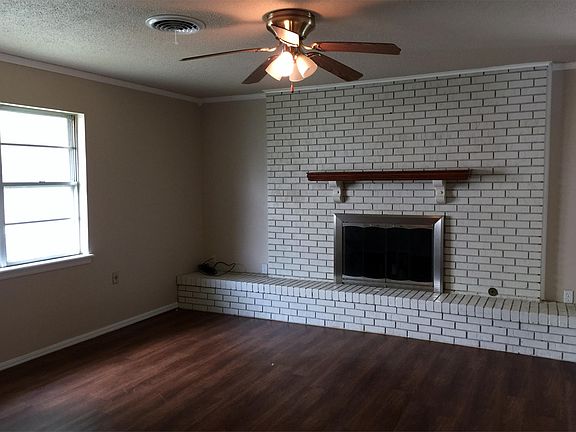 3rd image of 709 Eagle Dr