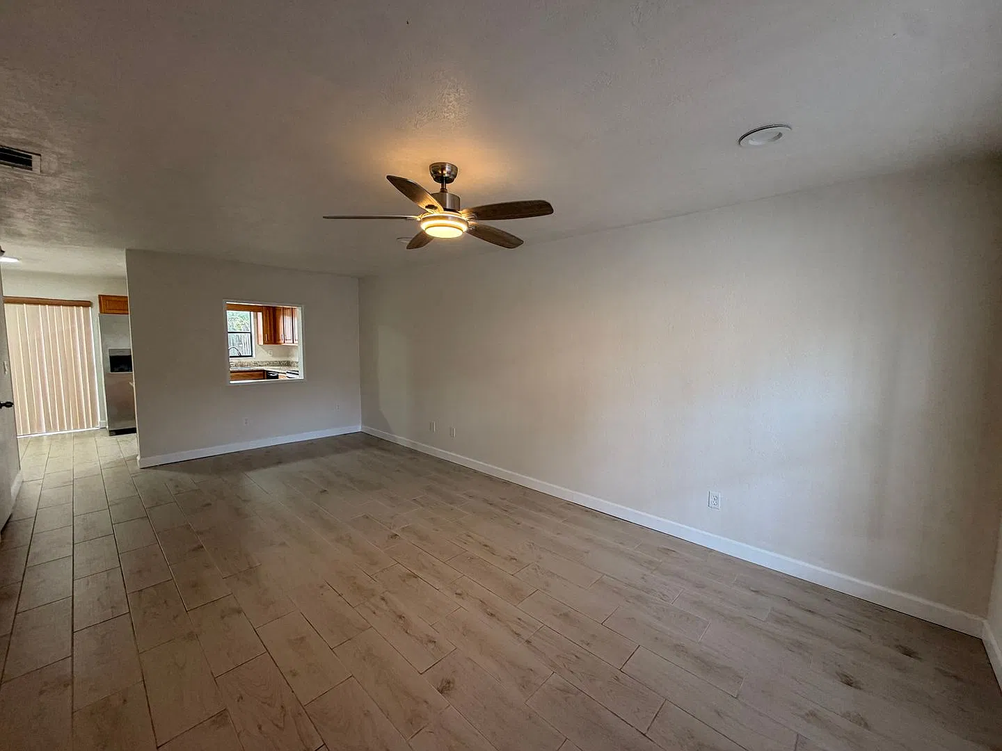 Charming 2BR/1.5BA Townhome - Ideal Location in Port Orange — Photo 2