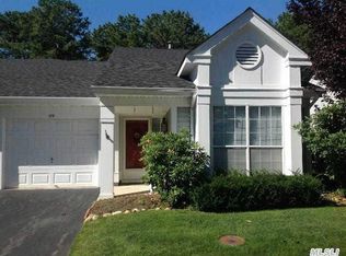 219 Glen Dr, Ridge, NY 11961