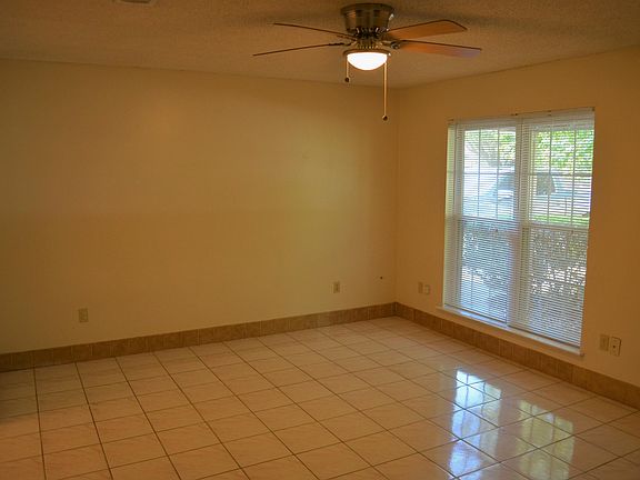 2nd image of 902 Beatrice Dr