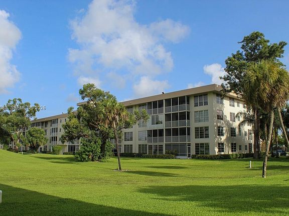 5th image of 2900 N Palm Aire Dr APT 108