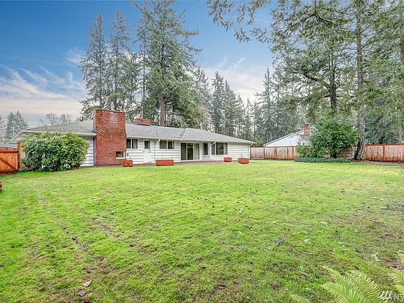 5th image of 10822 Interlaaken Dr SW