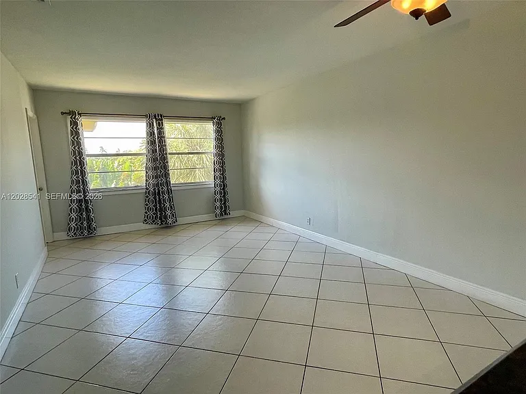 5021 W Oakland Park Blvd #309 — Photo 8