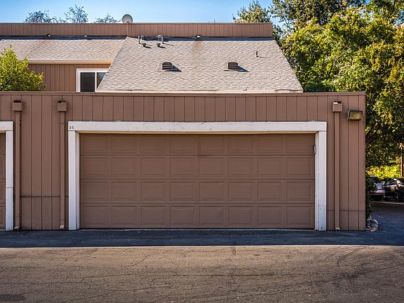 2nd image of 7920 Arcade Lake Ln