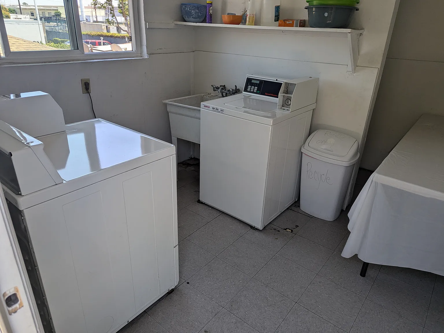 3 bed, 900 sqft, $2,900 — Photo 4