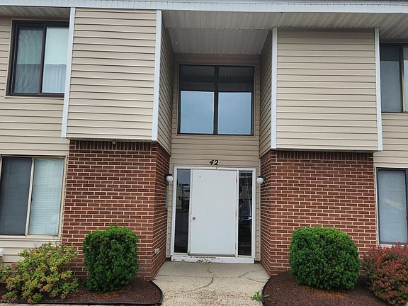 2nd image of 42 Bee Hunter Ct Unit D