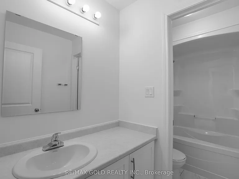 222 Pilkington St — Photo 15