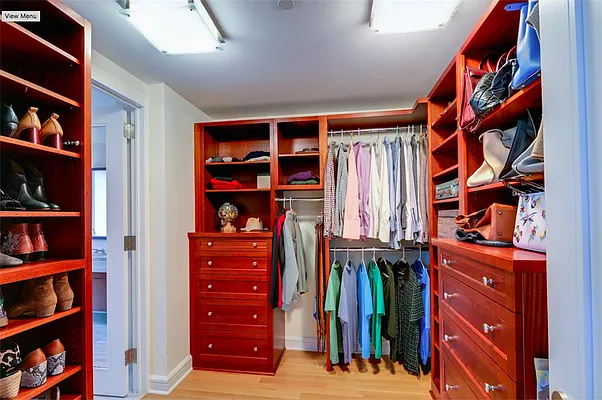 Sold by R New York | media 4