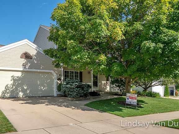 2nd image of 4700 Meadow Lake Dr SE