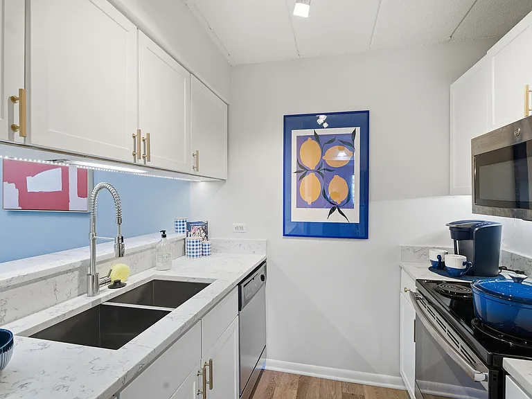 Residences at Lakeside — Photo 21