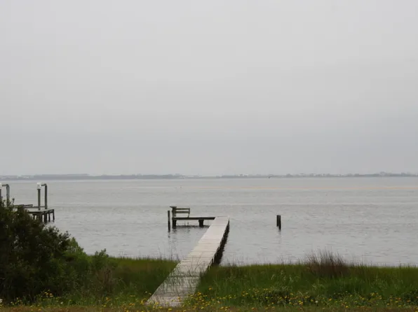 401 Pearson Cir, Newport, NC 28570