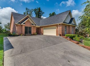 145 Valley View Dr, Lenoir City, TN 37772