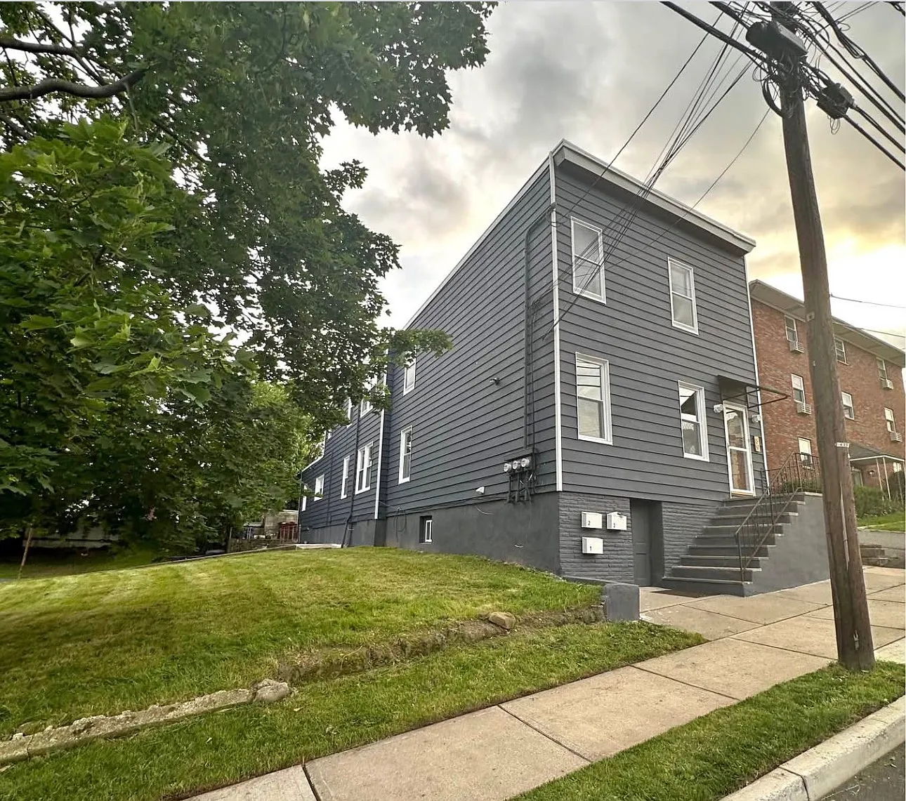 2 bed, 1354 sqft, $2,700 — Photo 1