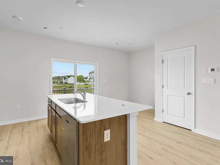 107 Clinton St — Photo 12