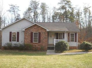 122 Pebble Rd, Martinsville, VA 24112